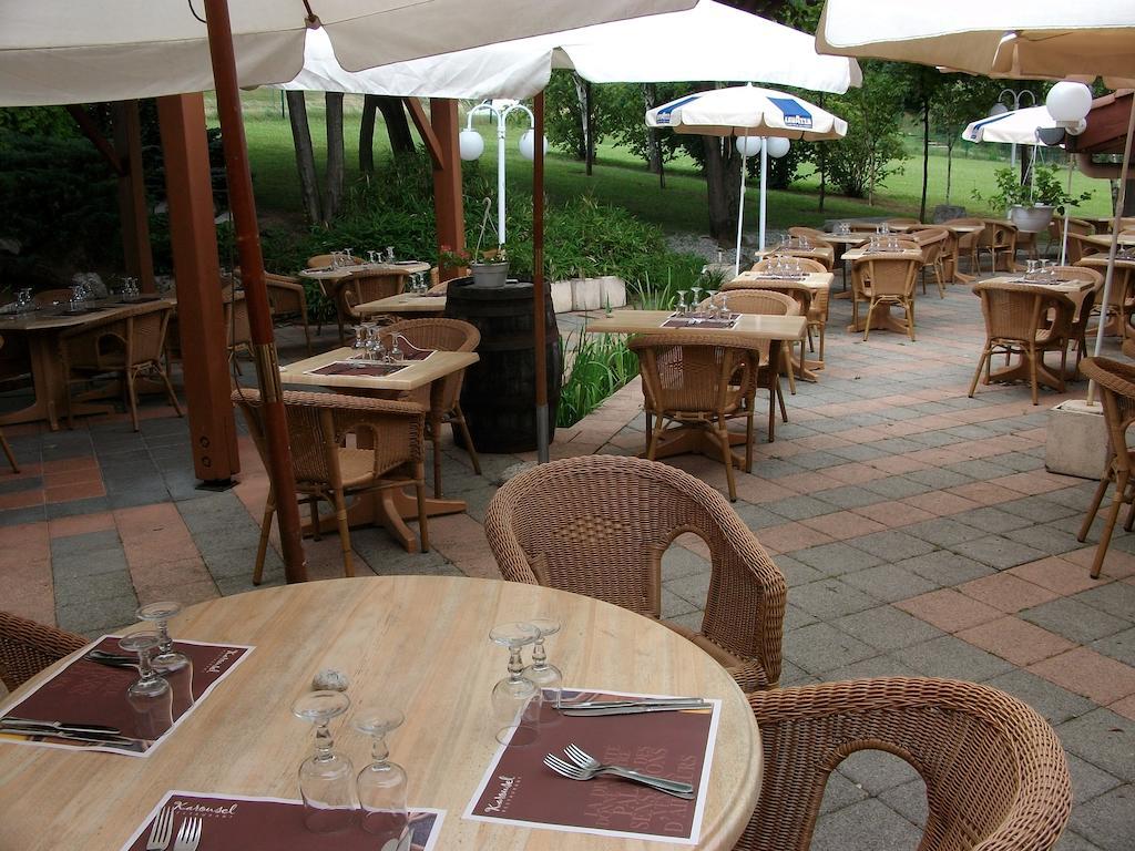 Kyriad Grenoble Sud - Seyssinet Екстериор снимка
